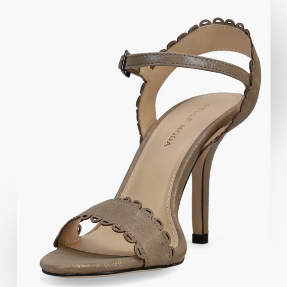 High heel with scallop trim - Picture 4 of 6